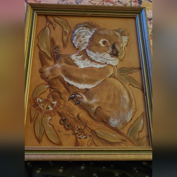 Vintage Koala art, leatherwork sculpted and hand colored - Picture 2 of 10